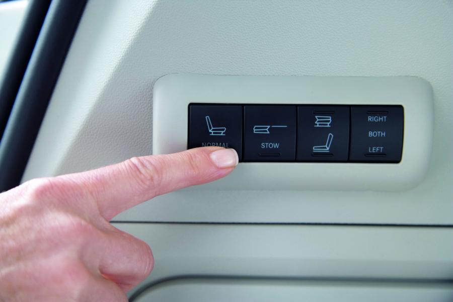  Volkswagen Routan 2009 года  (фото 7 из 80)